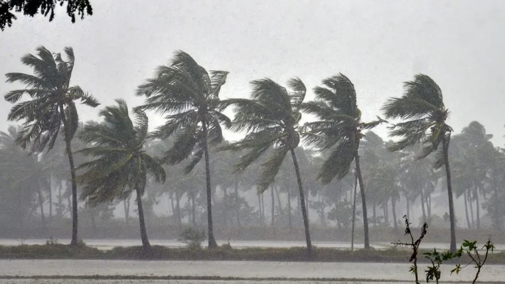 14 Tourist Places to Avoid Visiting in Monsoon - kerala